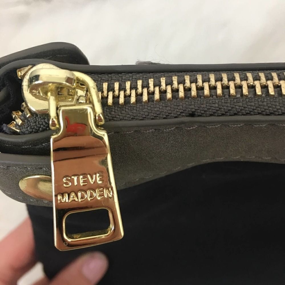 Steve Madden Zipper Pouch‎ - Picture 2 of 5